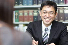 代表弁護士・中澤伸浩